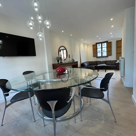 Unique Duplex Penthouse For 4 At Medieval Quarter Daire