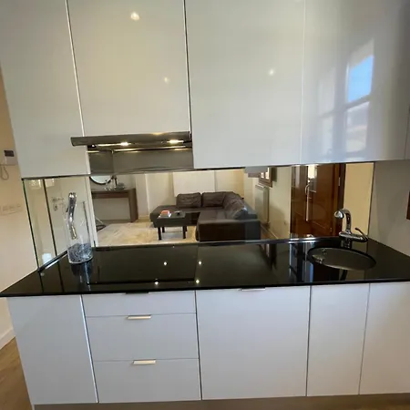 Daire Unique Duplex Penthouse For 4 At Medieval Quarter
