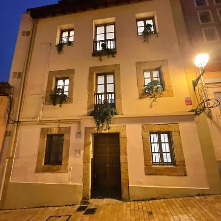 Unique Duplex Penthouse For 4 At Medieval Quarter Daire Oviedo
